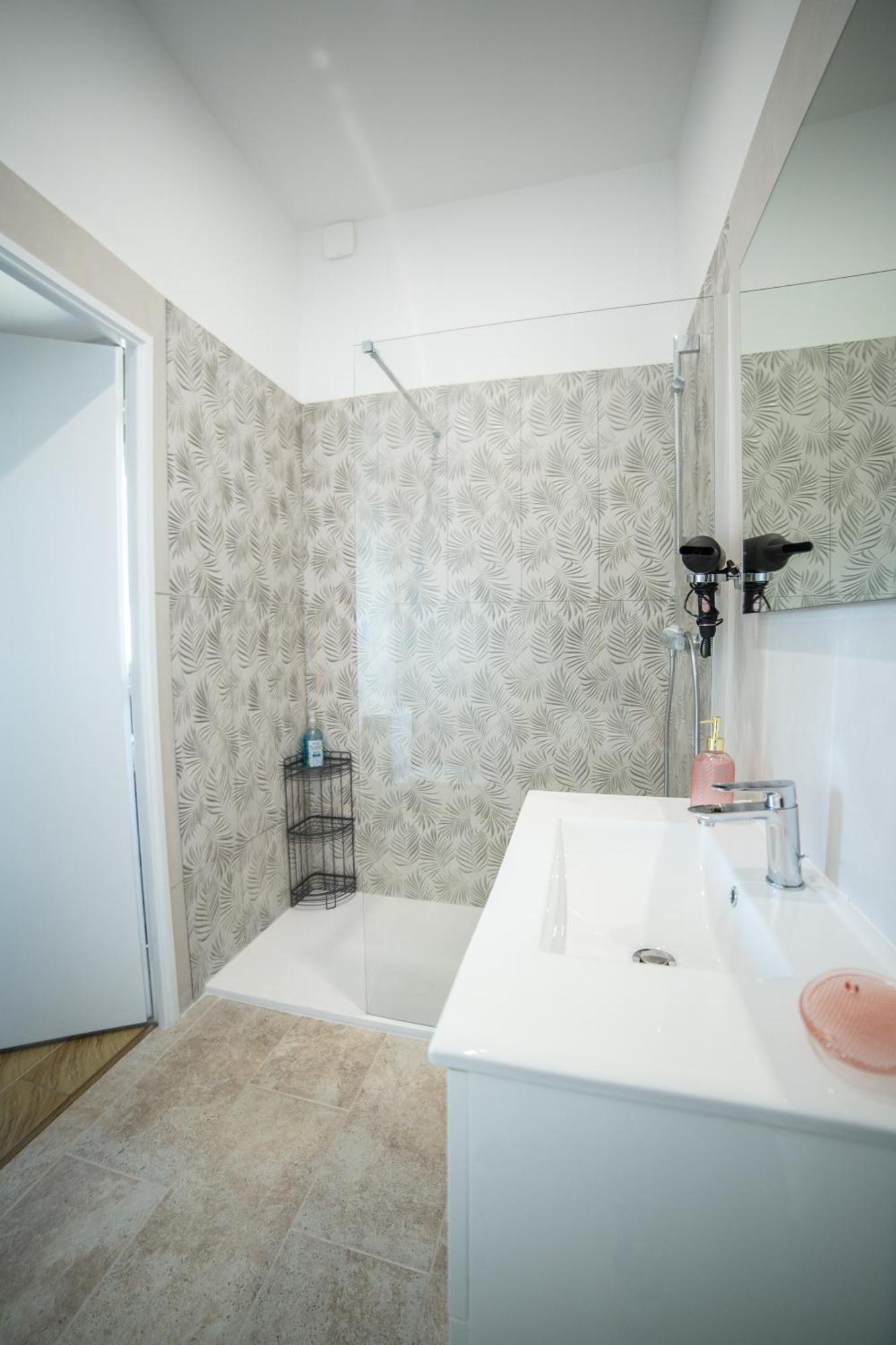 Bed and breakfast Face Cite - D'hotes - Parking & Garage Gratuit - Wi-fi Gratuit Carcasona